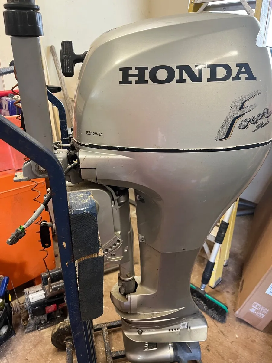 Boat engine - Image 1