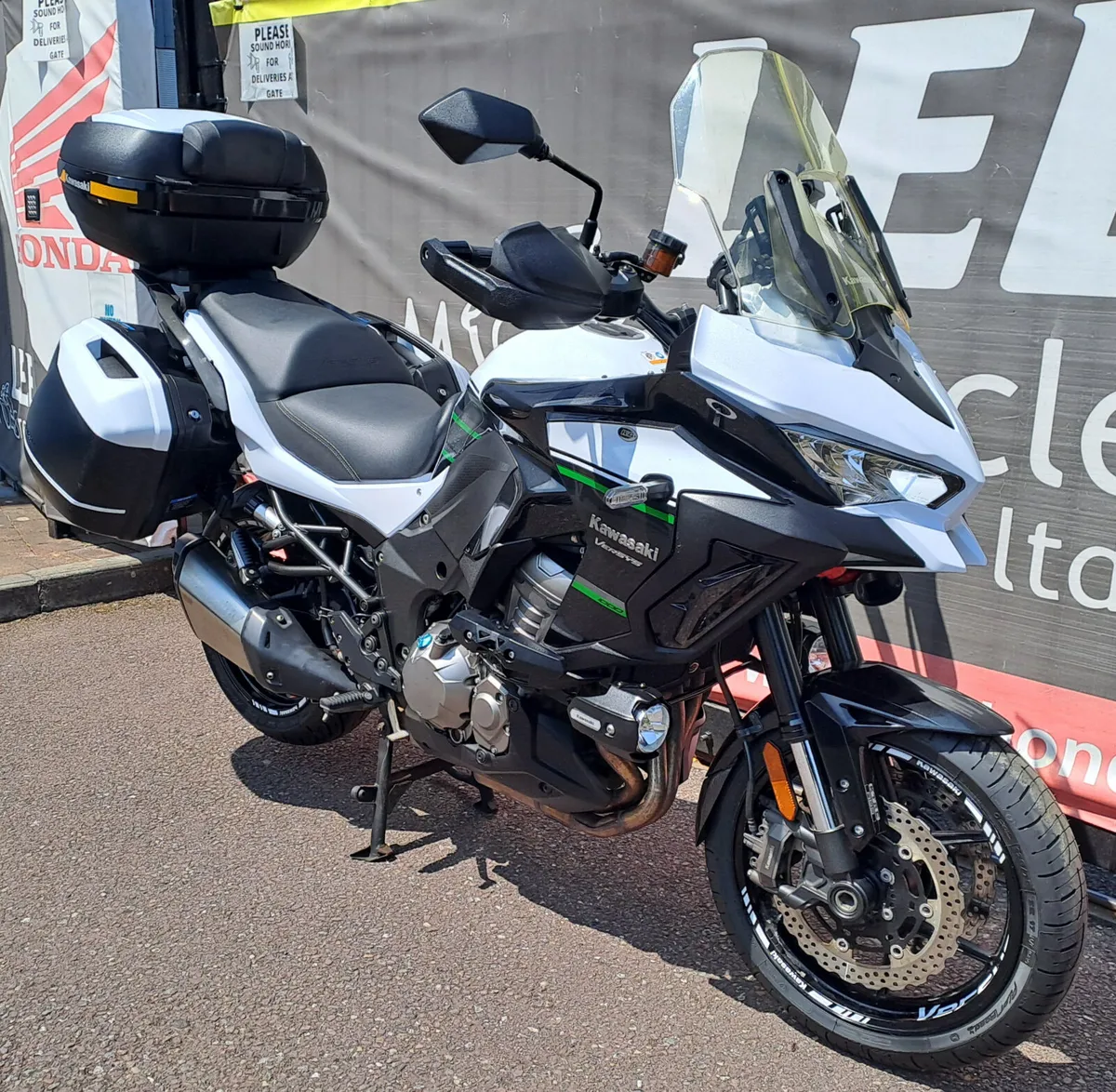 *PRICE TO FOLLOW* 2019 KAWASAKI VERSYS 1000 - Image 2