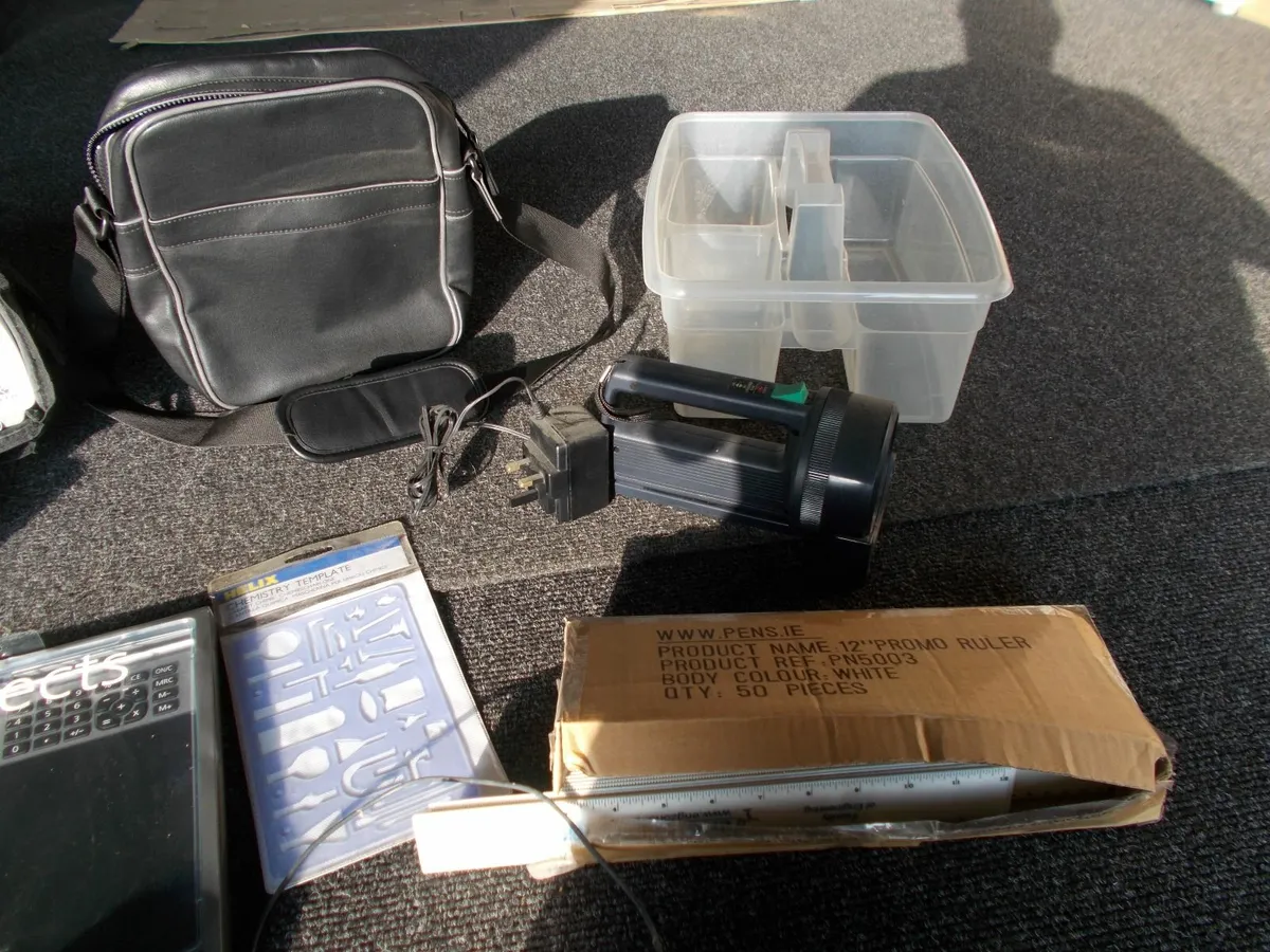 Bric a brac €15 the lot - Image 3