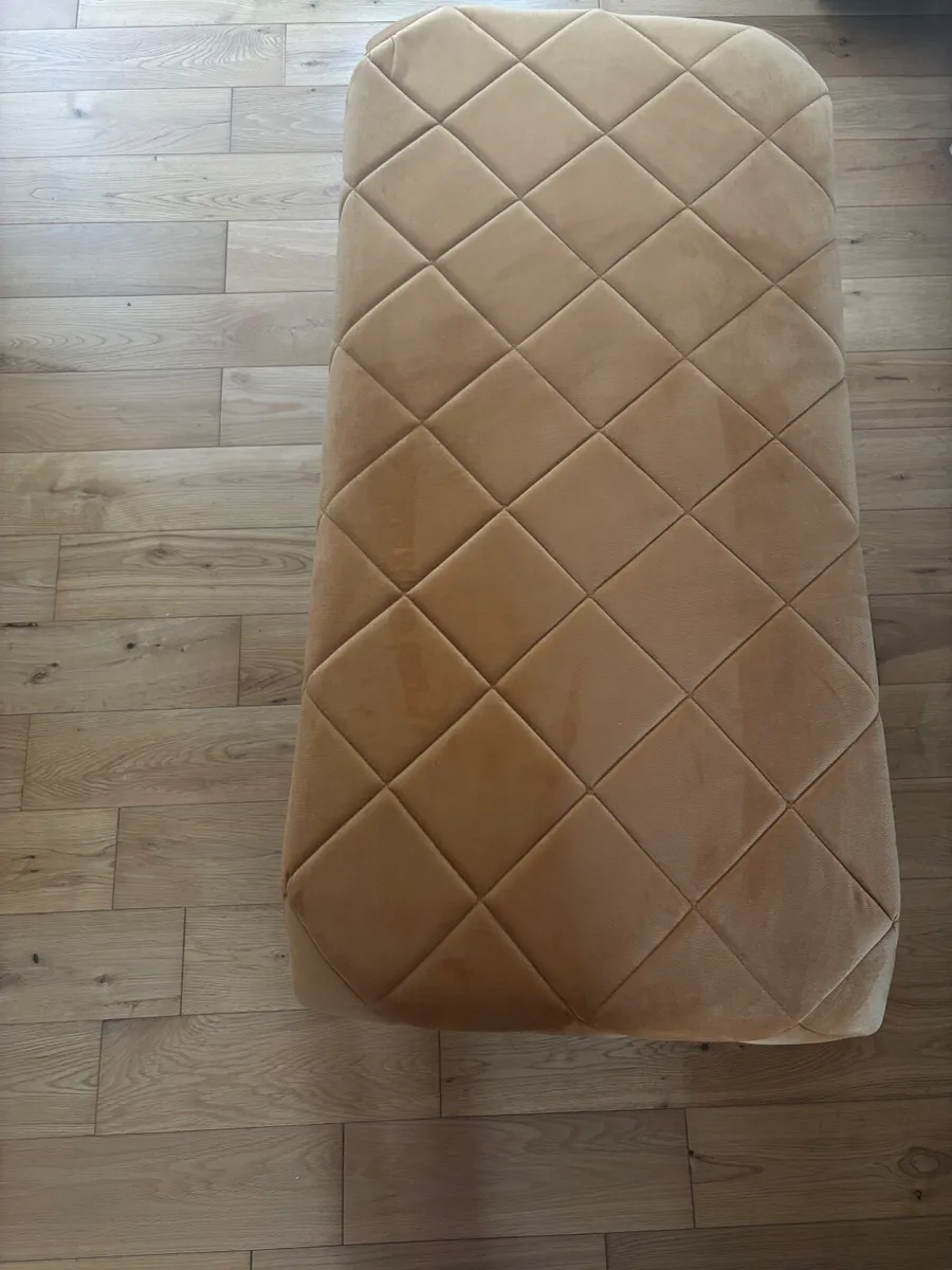 Bedroom seat - Image 2
