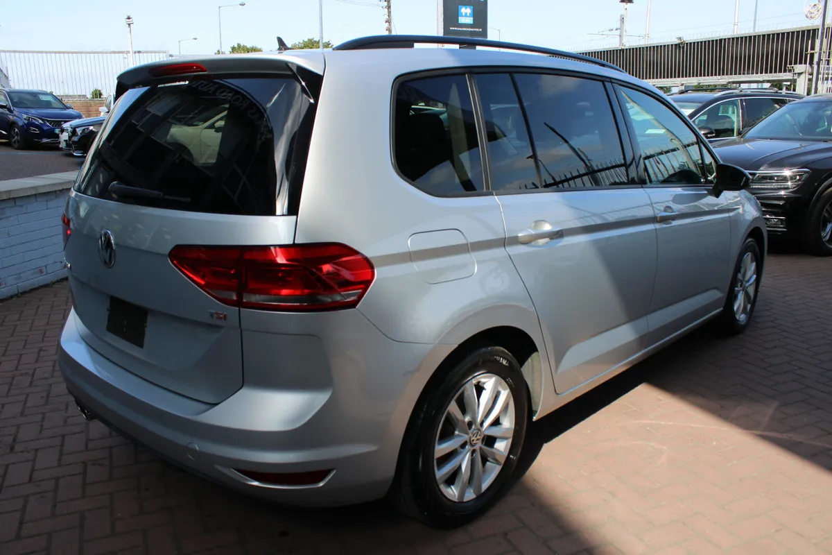 VW TOURAN  1.4 TSI COMFORTLINE 140BHP 5DR MPV AUT0 - Image 4