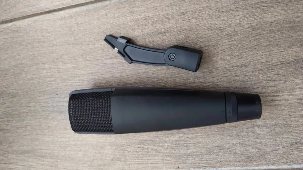 Sennheiser MD 421-II dynamic microphone - Image 1