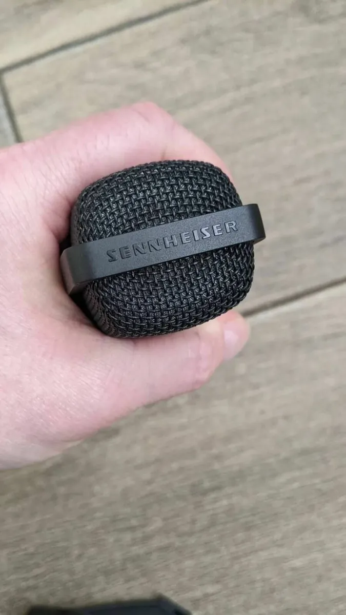 Sennheiser MD 421-II dynamic microphone - Image 2