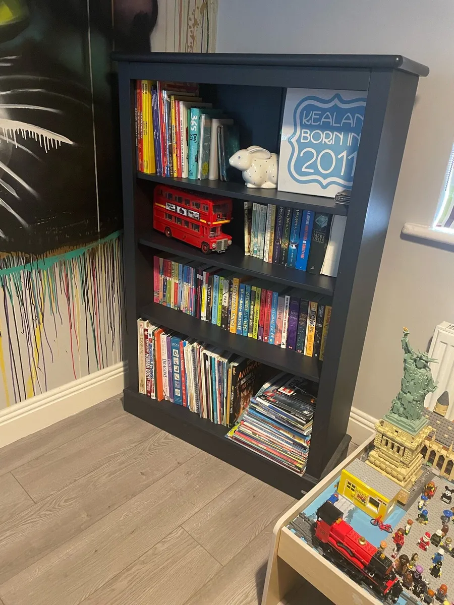 Beautiful bookcase - Image 2