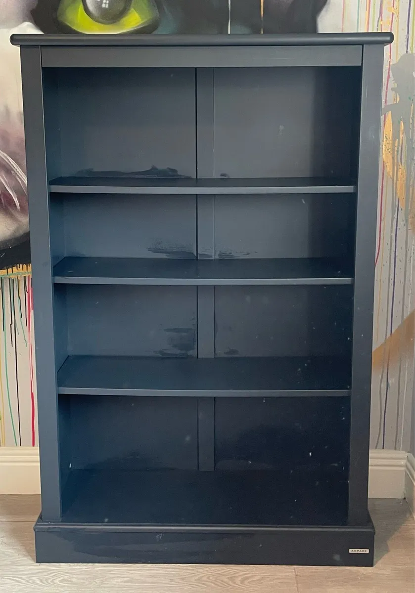 Beautiful bookcase - Image 3