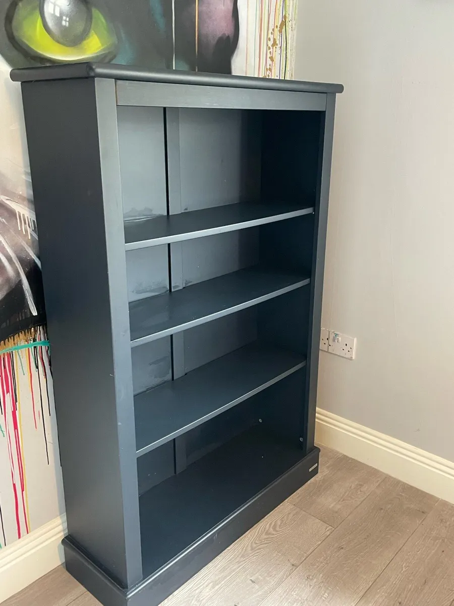 Beautiful bookcase - Image 4