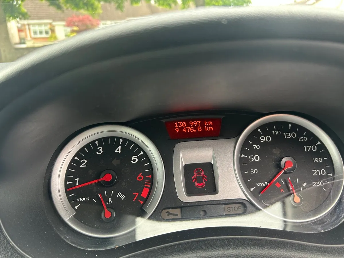 Renault Clio 2010 1.1  131k km only - Image 4