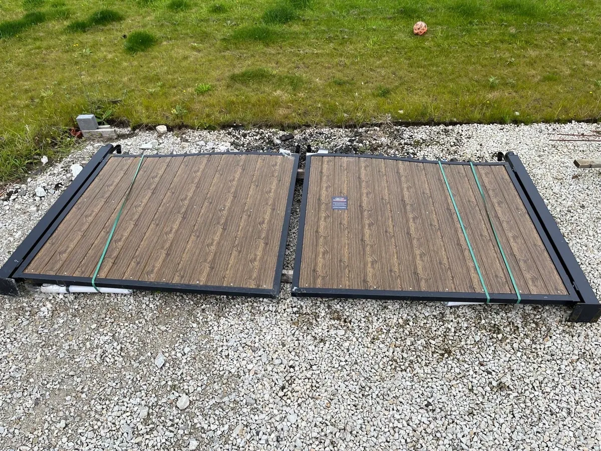 Gates - Image 1