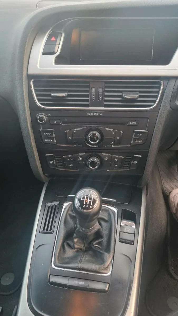 2009 audi a4 - Image 3