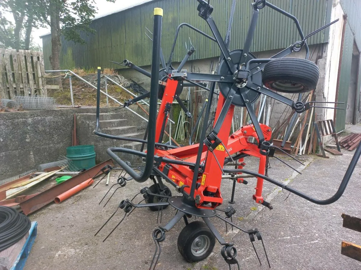 Kubota 4 rotor tedder - Image 2
