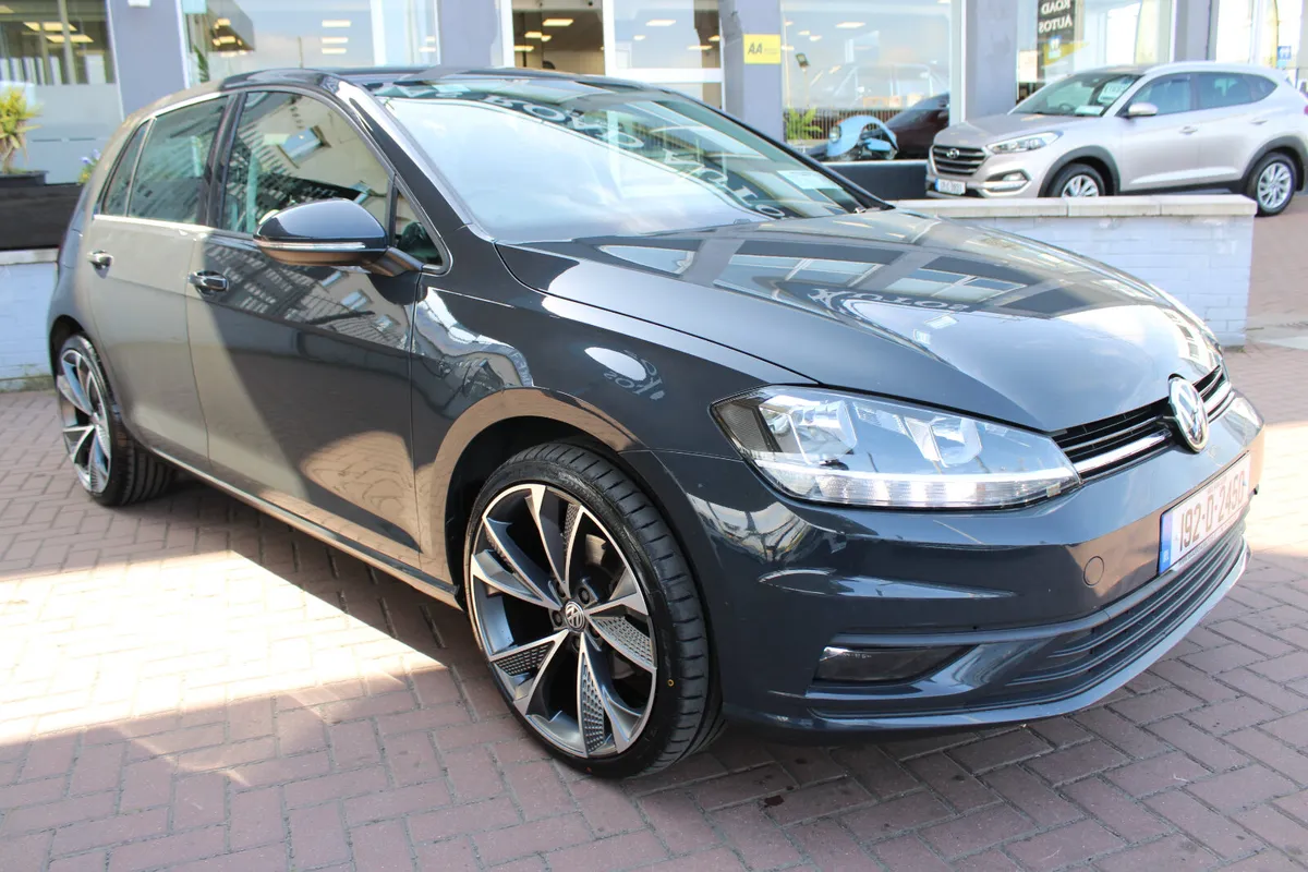 VW  Golf 1.6 TDI TRENDLINE PLUS  5DR HATCHBACK - Image 2