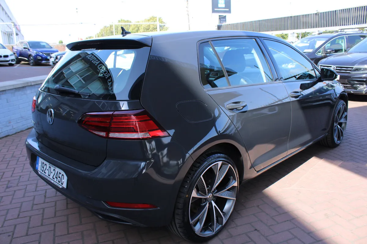 VW  Golf 1.6 TDI TRENDLINE PLUS  5DR HATCHBACK - Image 4