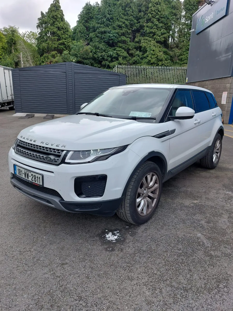 Land Rover Evogue 2.0 D Manual Like New - Image 2