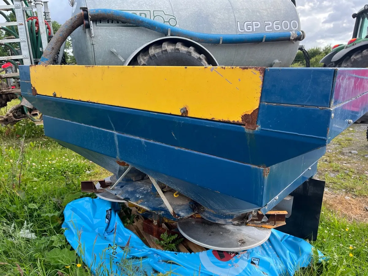 Bogballe DZT 1 Tonne Fertiliser - Image 2