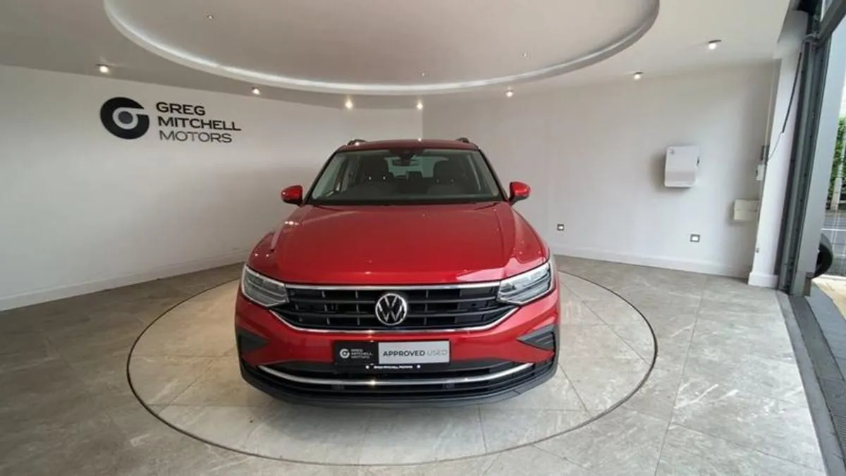 Volkswagen Tiguan 2.0 TDI Life 5dr - Image 3