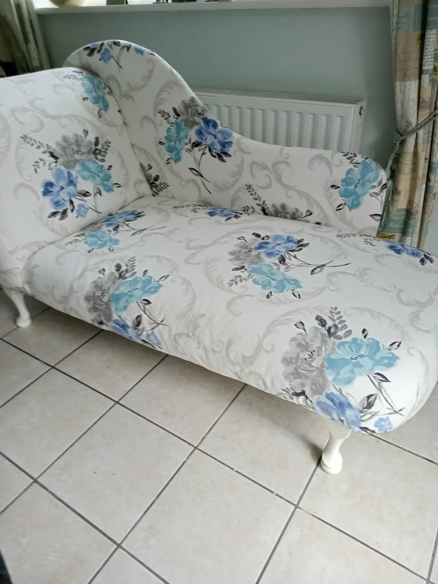 Chaise Lounge - Image 2