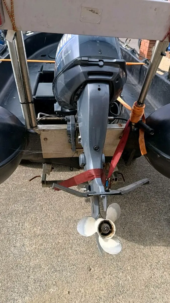 Whaly 310 Yamaha 15hp and Mercury 4hp - Image 4