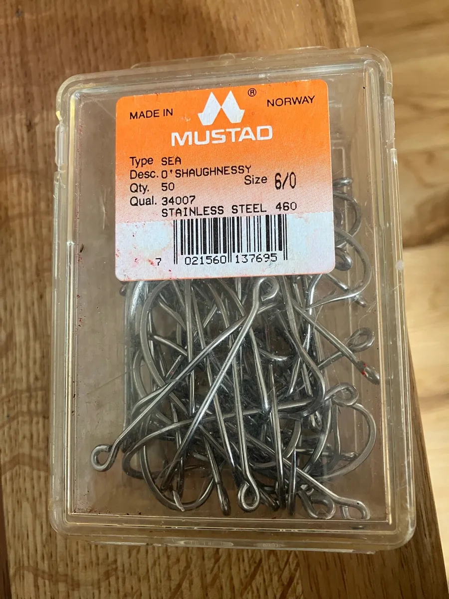 Sea fishing hooks - Image 1