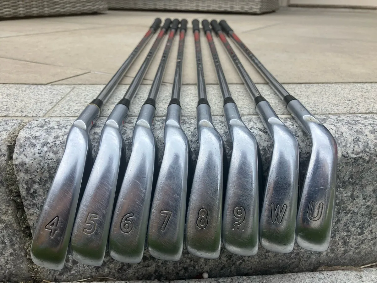 Complete set of Ping i200 irons - Image 1