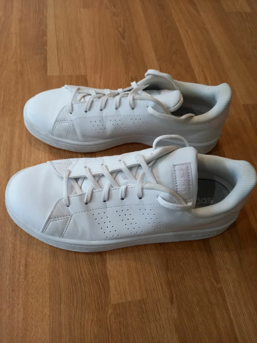 White Adidas Size 5 and a half UK - Image 3