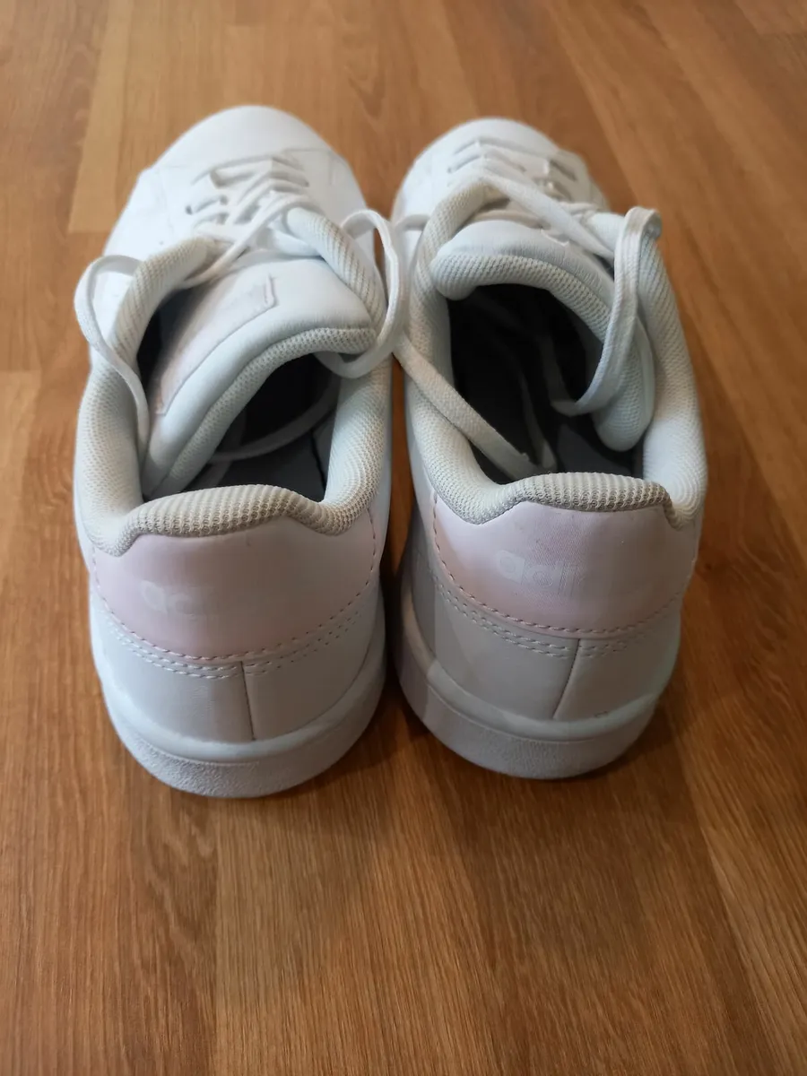 White Adidas Size 5 and a half UK - Image 4