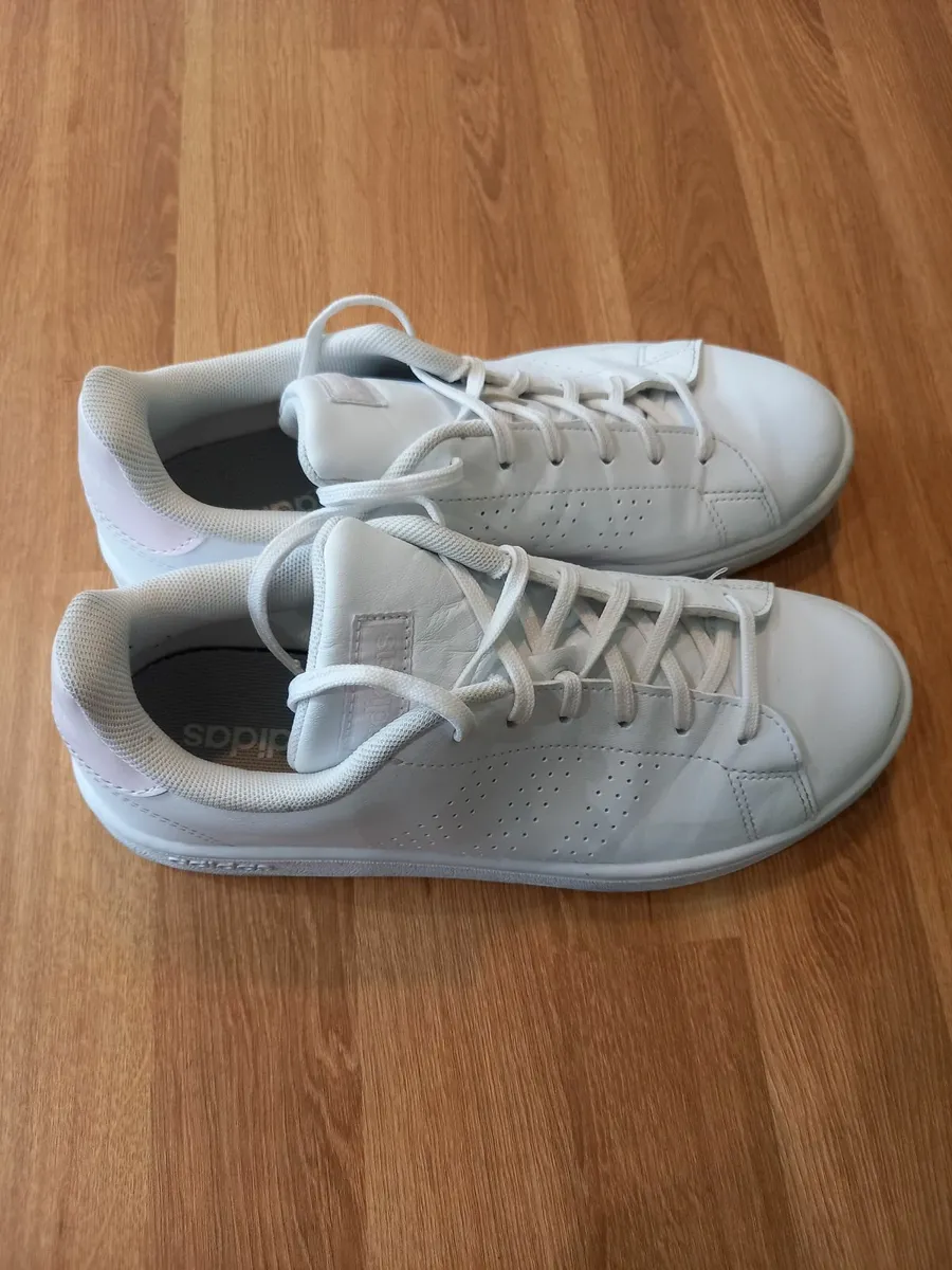 White Adidas Size 5 and a half UK - Image 1