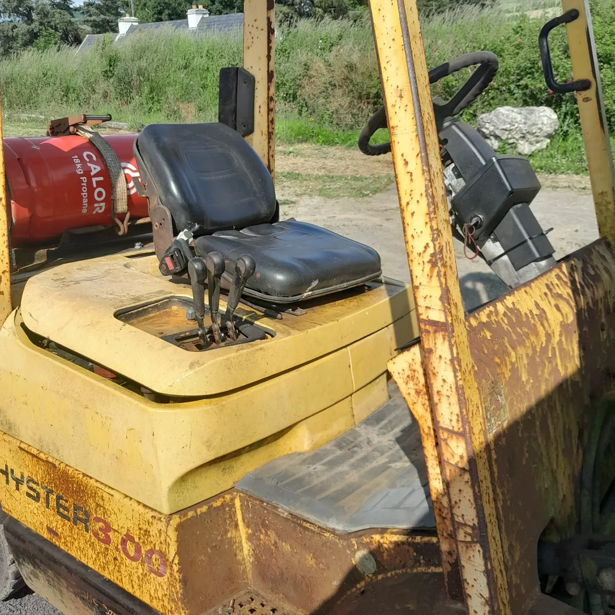 Forklift - Image 4