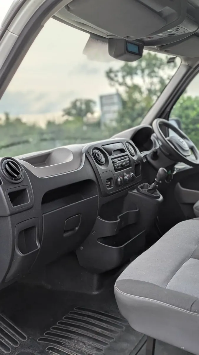 Nissan NV400 2012 PERFECT CONDITION - Image 2