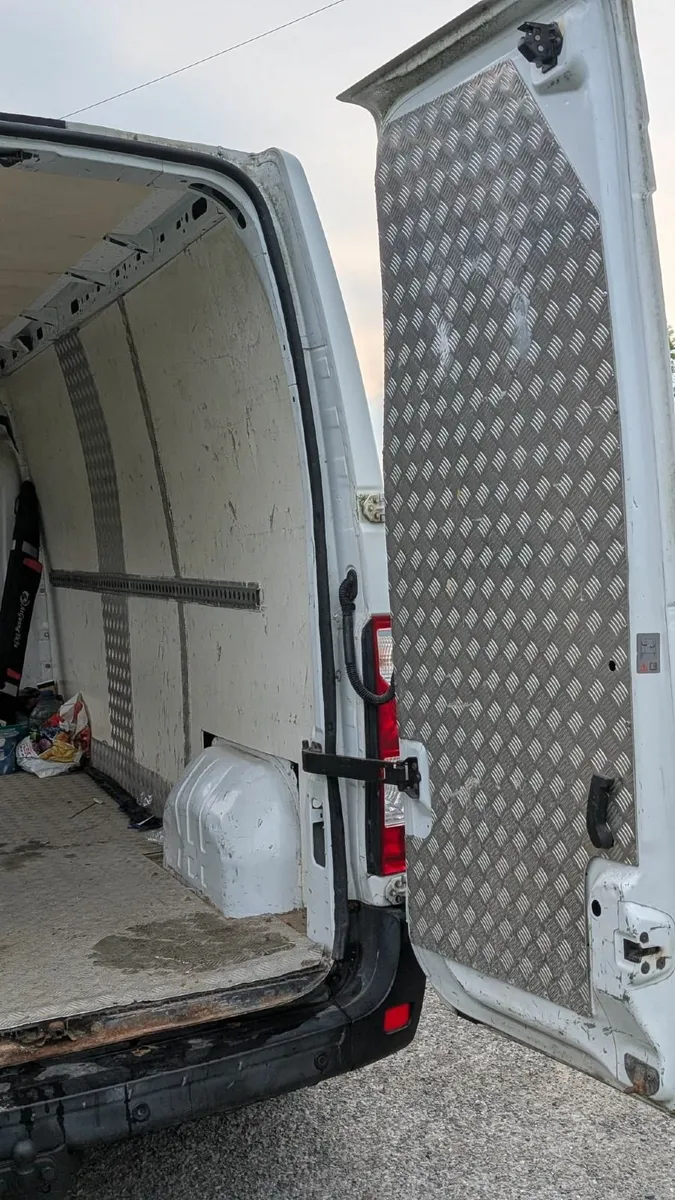 Nissan NV400 2012 PERFECT CONDITION - Image 4