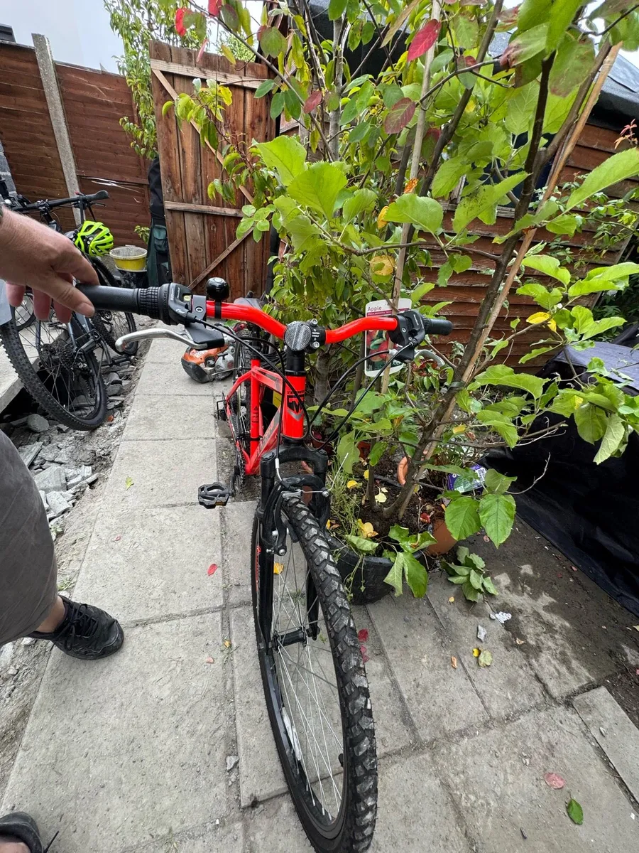 Kids mountain bike as new - Image 3