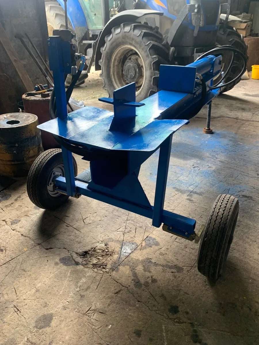 Log splitter to toe behind tractor - Image 1