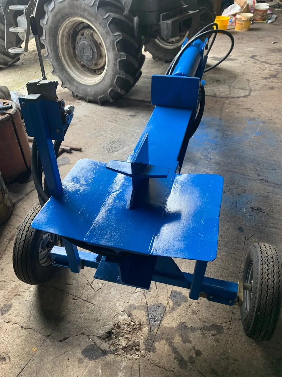 Log splitter to toe behind tractor - Image 3