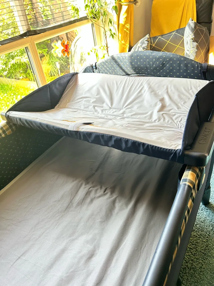 Graco Travel Cot with baby inserts - Image 3