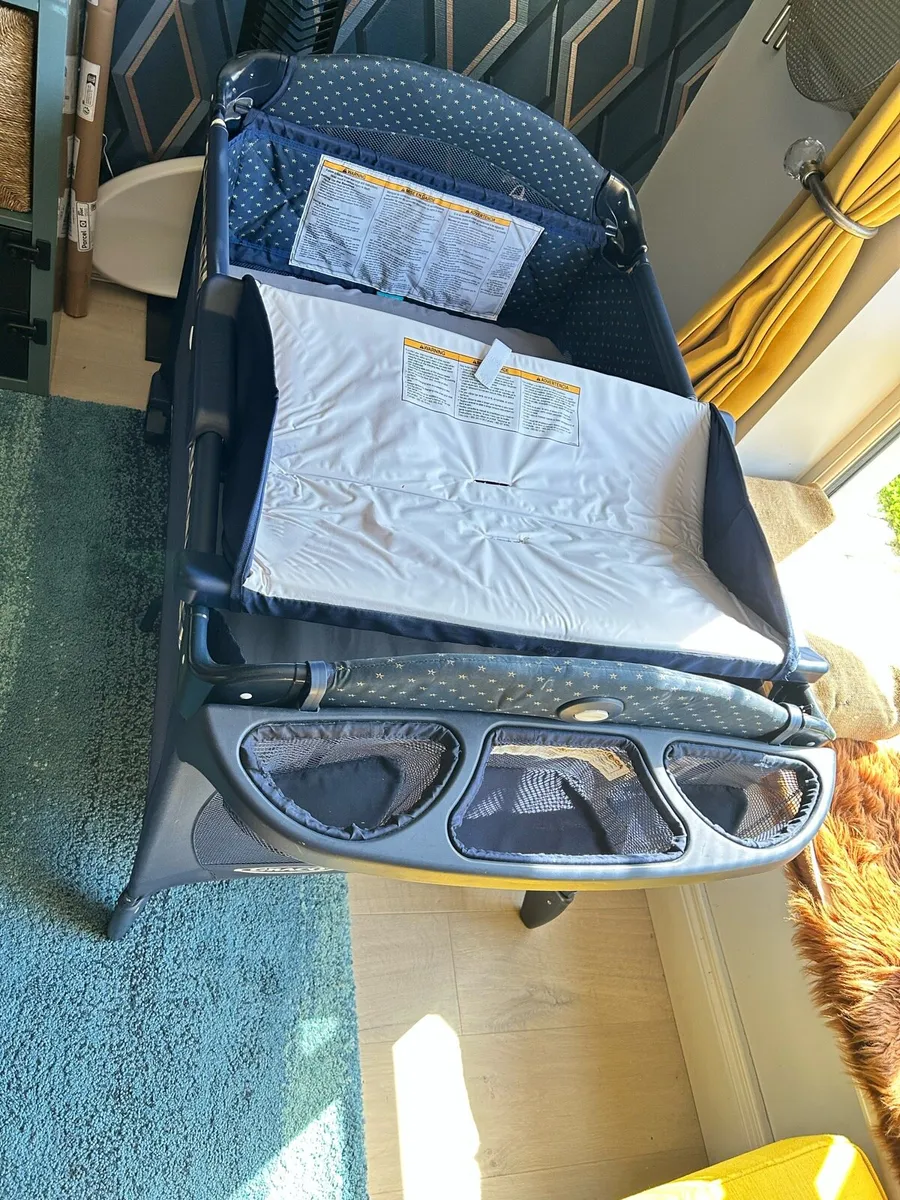 Graco Travel Cot with baby inserts - Image 4
