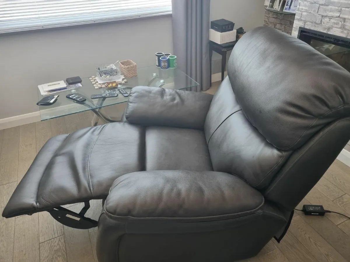 Electric Recliner - Image 3