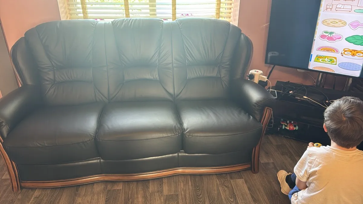 3 seater x2 Italian leather - Image 1