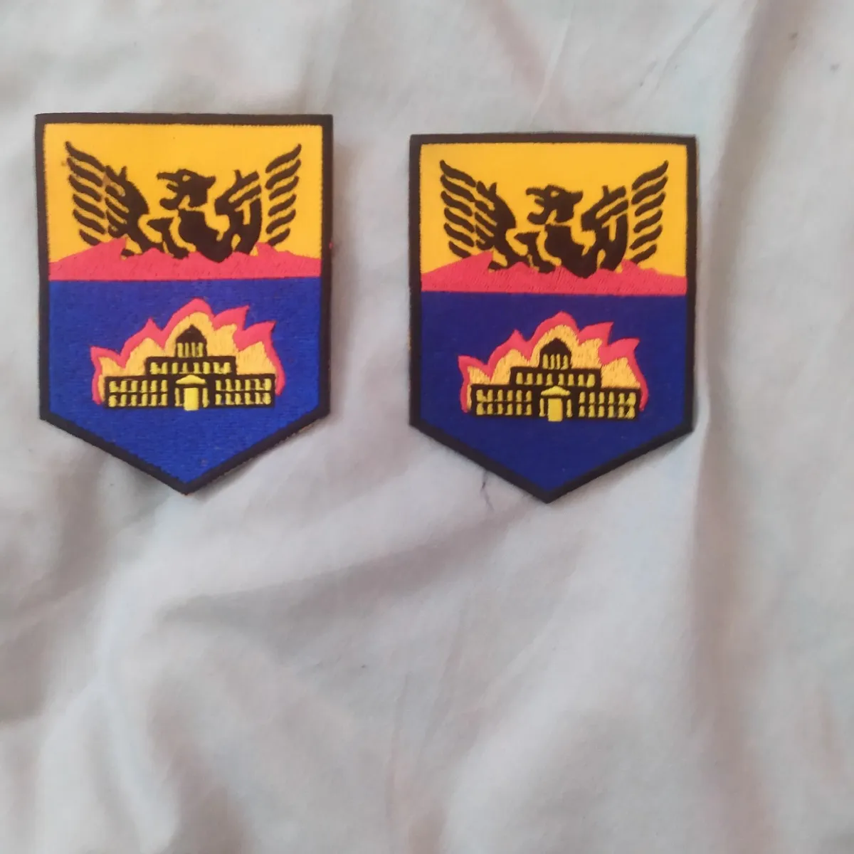 Army irish  shoulder patch set . Dublin barrack's