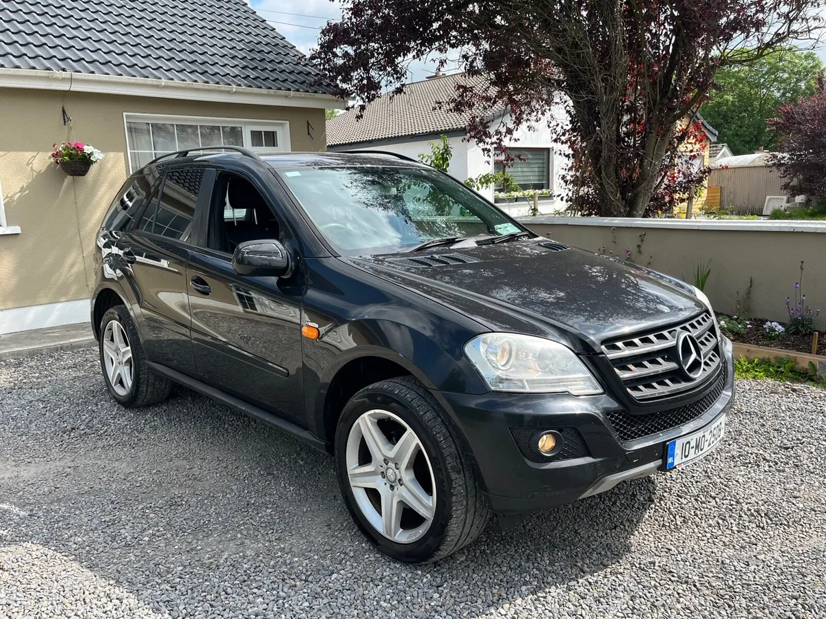2010 Mercedes ml 350 - Image 2