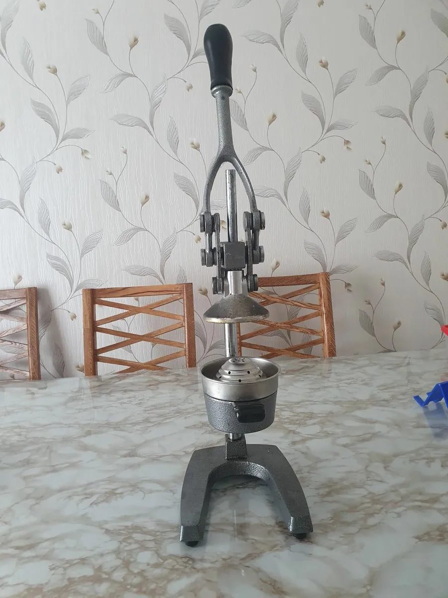 Manual juice maker - Image 1