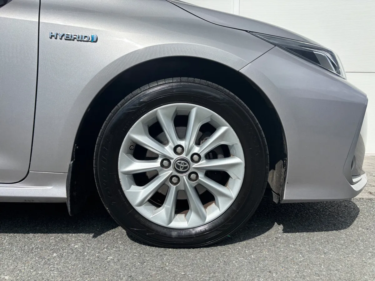 2021 TOYOTA COROLLA LUNA HYBRID A/T - Image 3