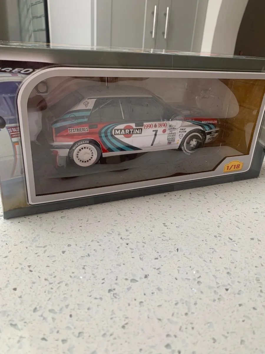 Wrc rally Lancia martini 1/18 ixo - Image 3