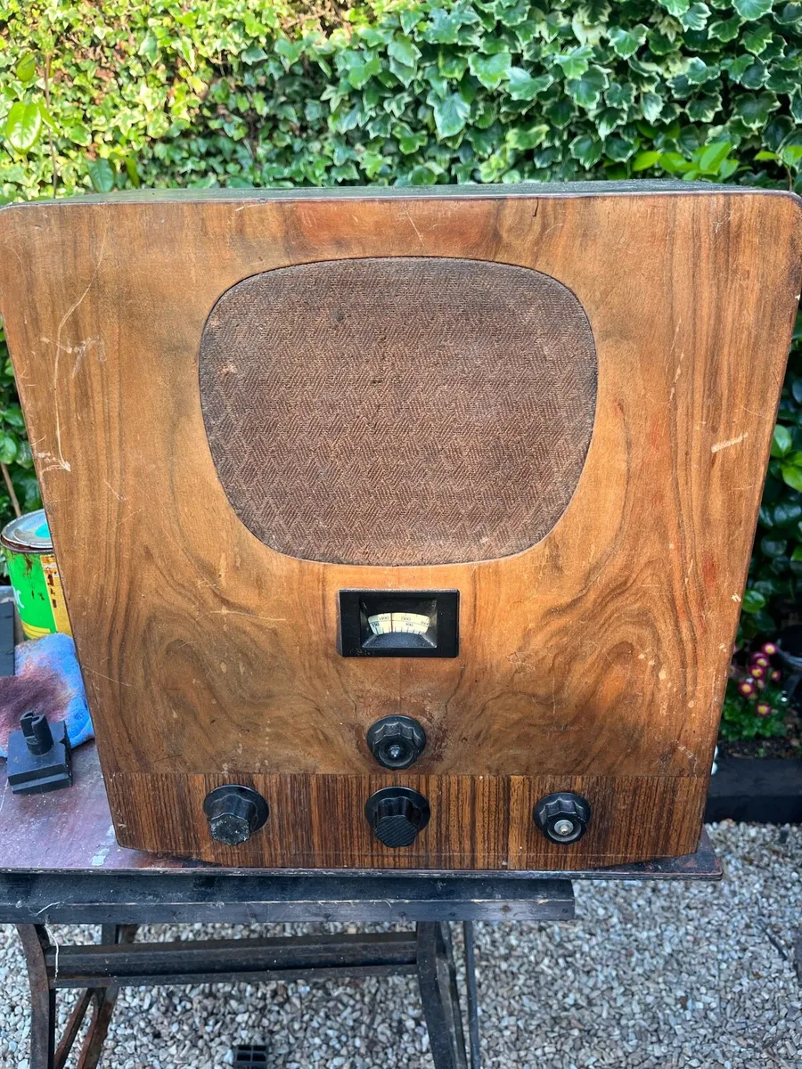 Vintage 1936 Murphy Valve Radio - Image 1