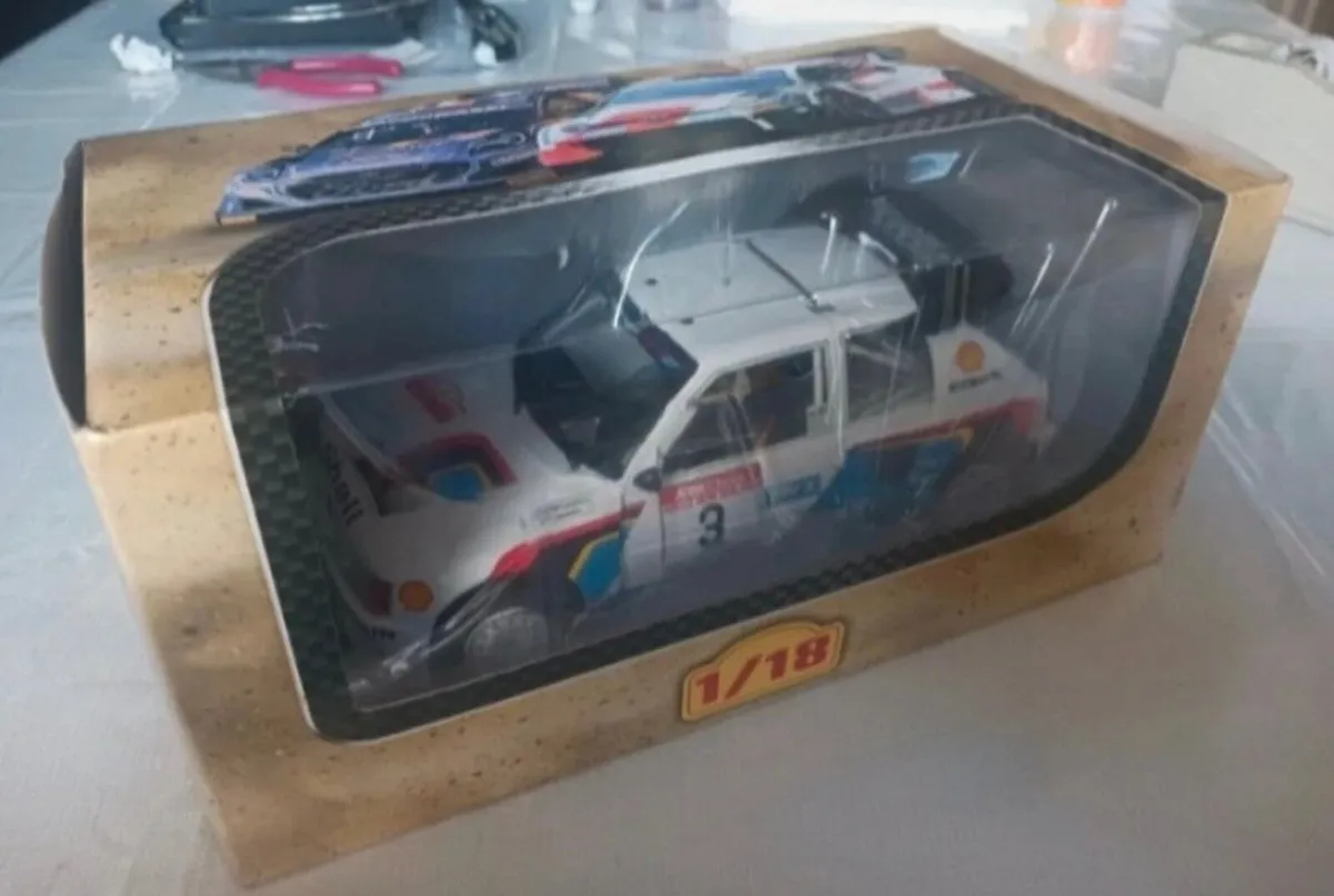 Wrc rally Peugeot 205 t 1/18 - Image 1