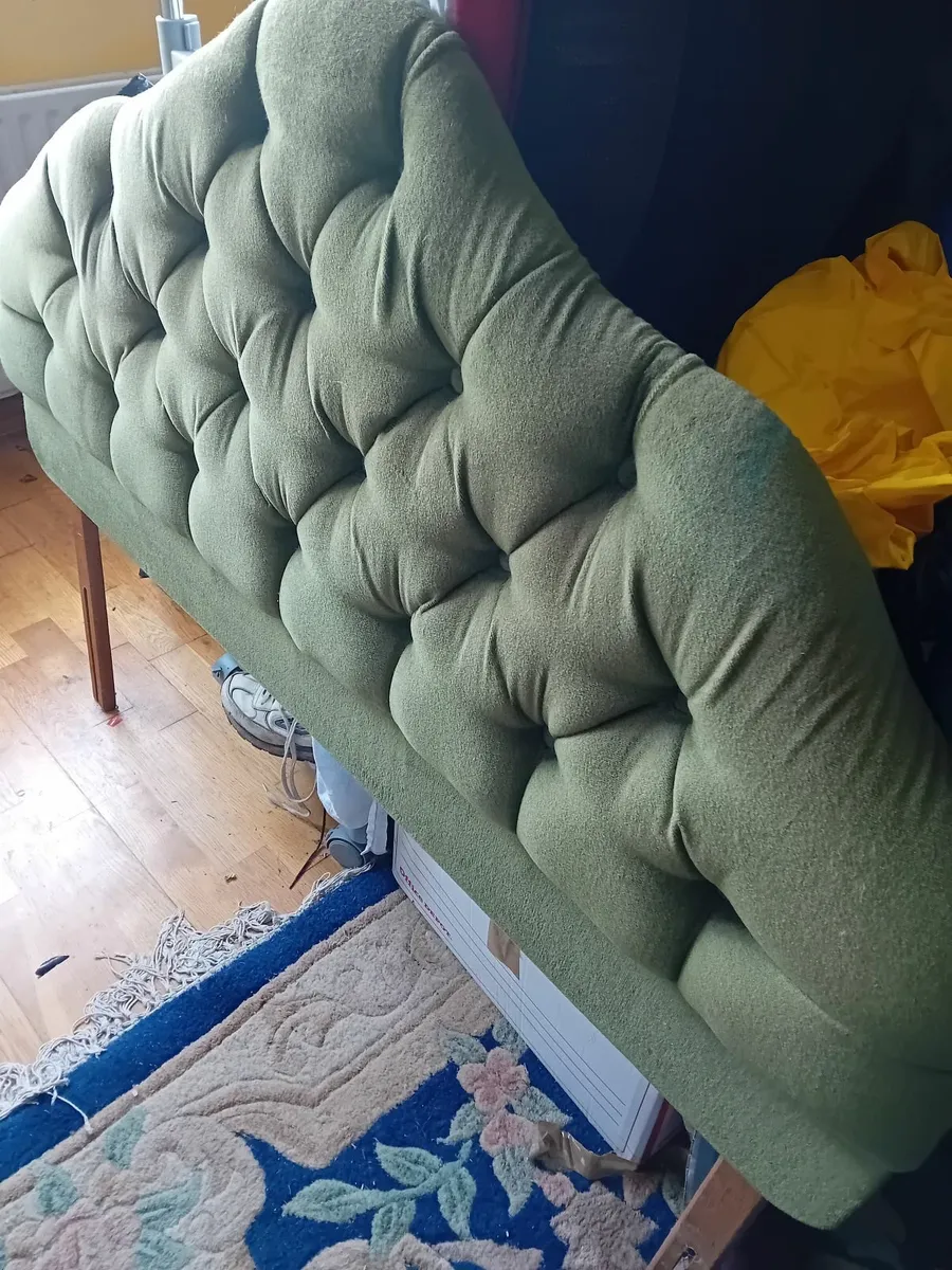 Bath swirl chair, door with glass panels, bed head - Image 4