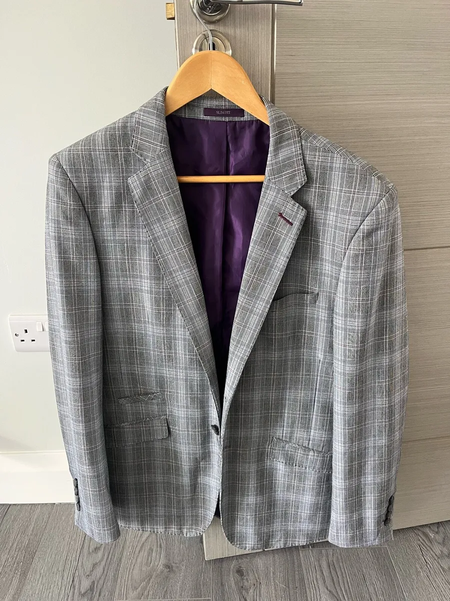 Cavani Men’s 3 piece suit - Image 1