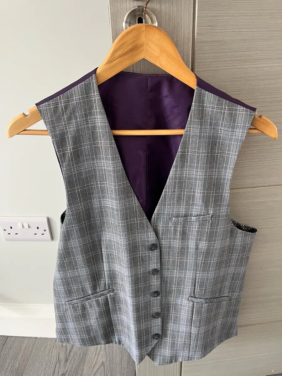 Cavani Men’s 3 piece suit - Image 2