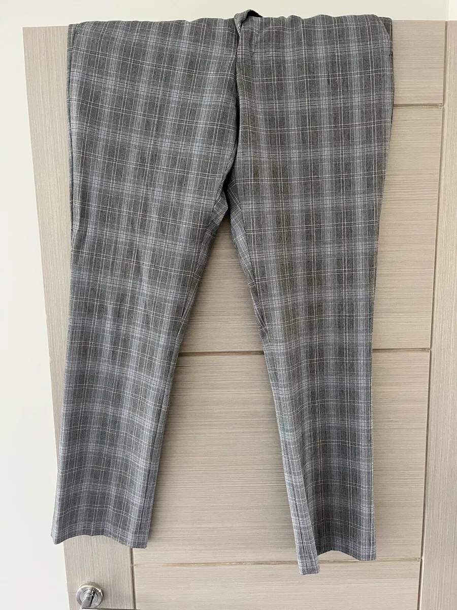 Cavani Men’s 3 piece suit - Image 3