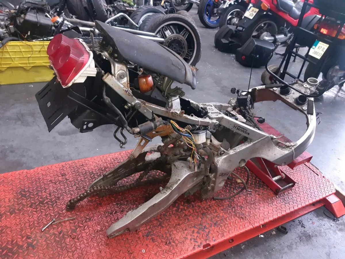 HONDA CBR400 RR FRAME & PARTS - Image 2