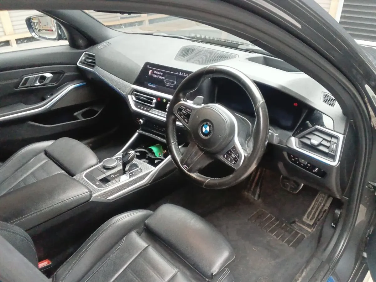 BMW 3 SERIES 330e M SPORT AUTO HYBRID // HIGH SPEC - Image 2