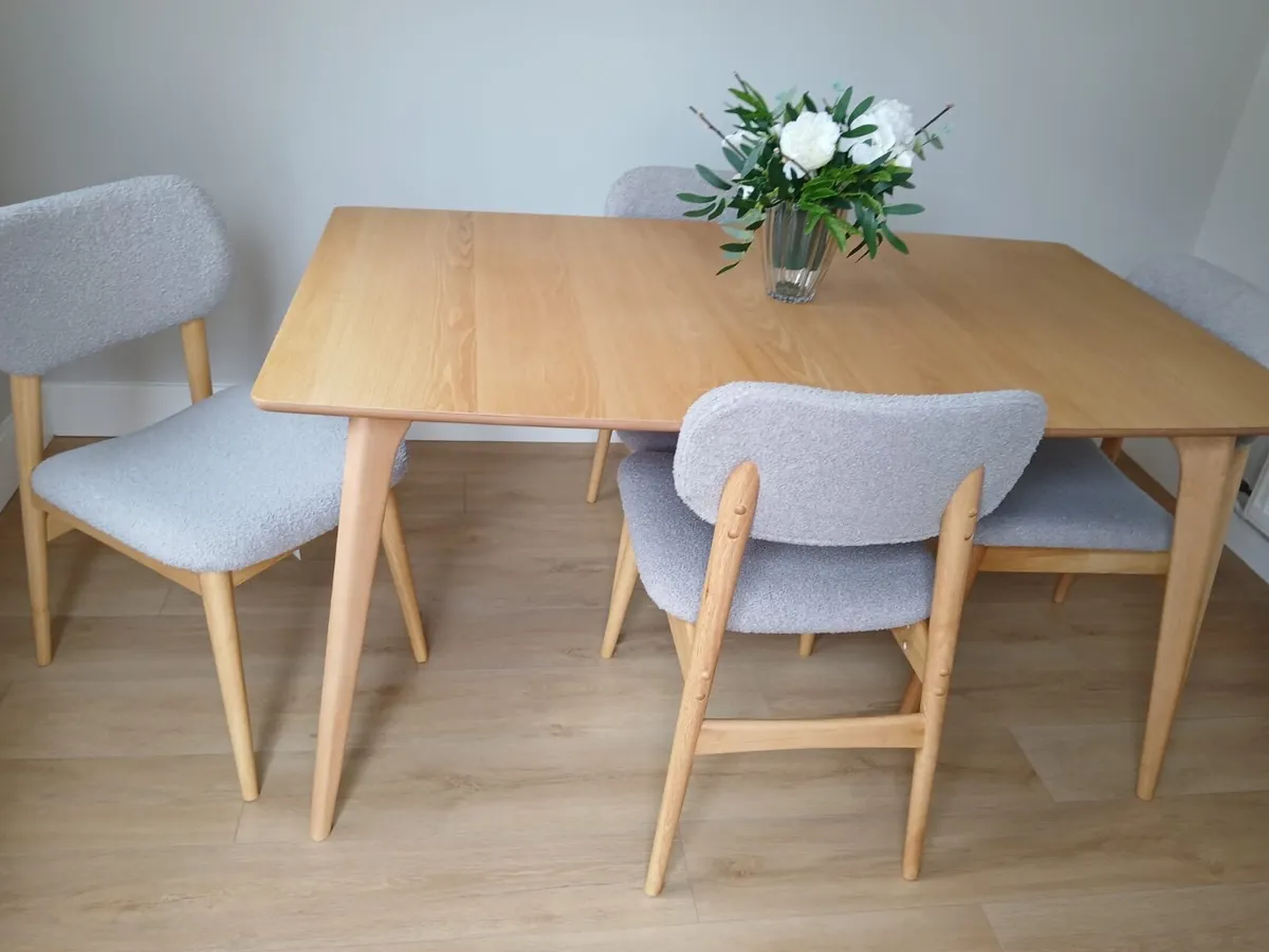 Table and Chairs - Image 2